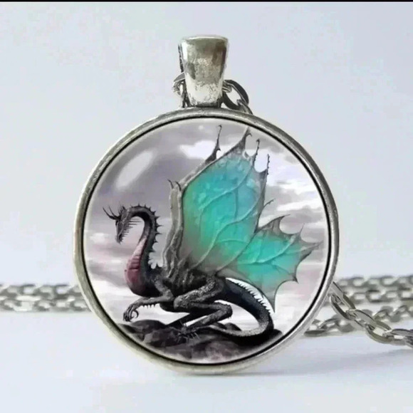 Retro Wings Flying Dragon Pendant Personality Dragon Totem Badge..NWT - Picture 2 of 6
